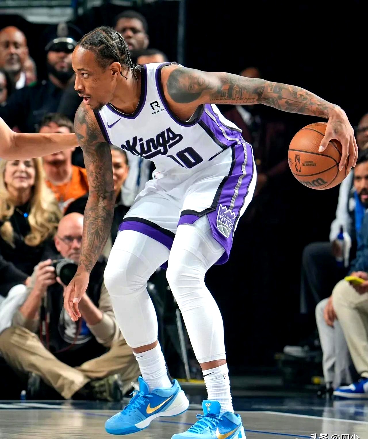 包含太阳客场大胜湖人，德罗赞单场+表现糟糕的词条