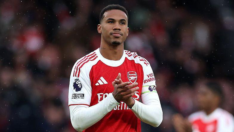 阿森纳后卫回归状态巅峰，助队连续取胜提升排名的简单介绍