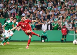 拜仁慕尼黑大胜晋级，轻松晋级欧冠四强！(拜仁慕尼黑连冠)