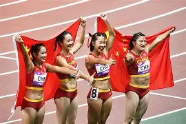 美国女足选手在比赛中展现出强大实力(美国女足选手在比赛中展现出强大实力的英文) 美国女足选手在比赛中展现出强大实力(美国女足选手在比赛中展现出强大实力的英文)